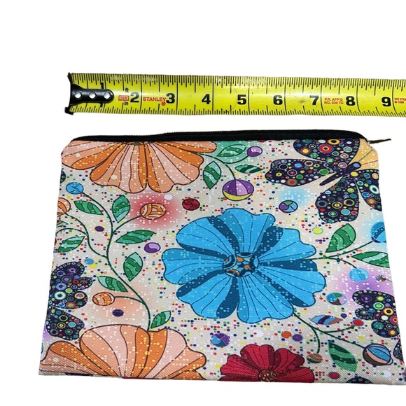 Colorful Flower Patterned Zip Close Makeup Bag - Picture 2 of 4